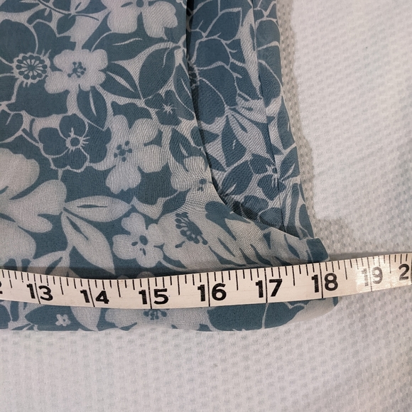 💙 Pineapple Moon Blue White Floral Ruffle Blouse S - Picture 8 of 10